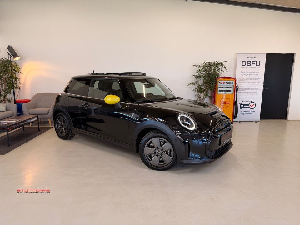 MINI Cooper SE Classic Trim 3d