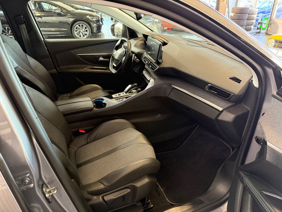 Peugeot 5008 1,5 BlueHDi 130 Allure Pack EAT8 7prs 5d