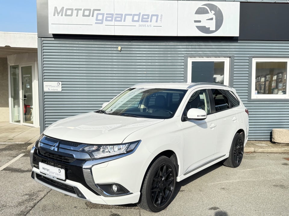 Mitsubishi Outlander 2,4 PHEV Intense CVT 4WD 5d