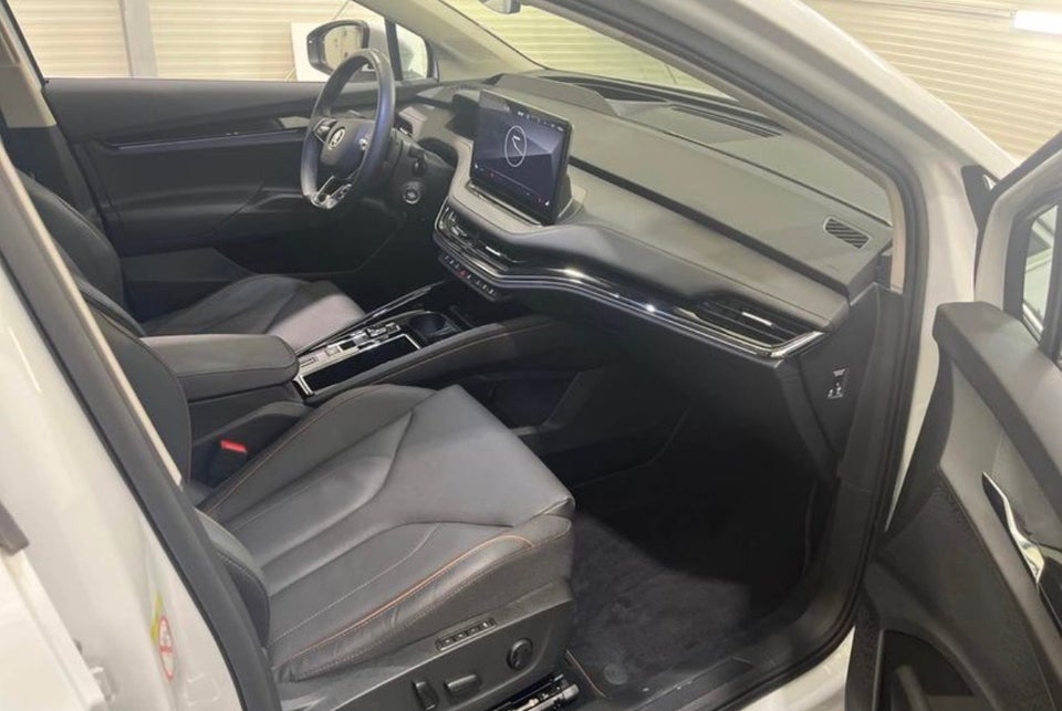 Skoda Enyaq 80 iV Suite 5d