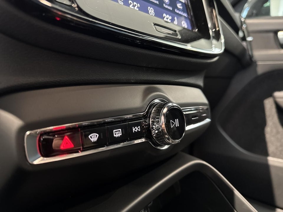 Volvo XC40 ReCharge Extended Range Plus 5d