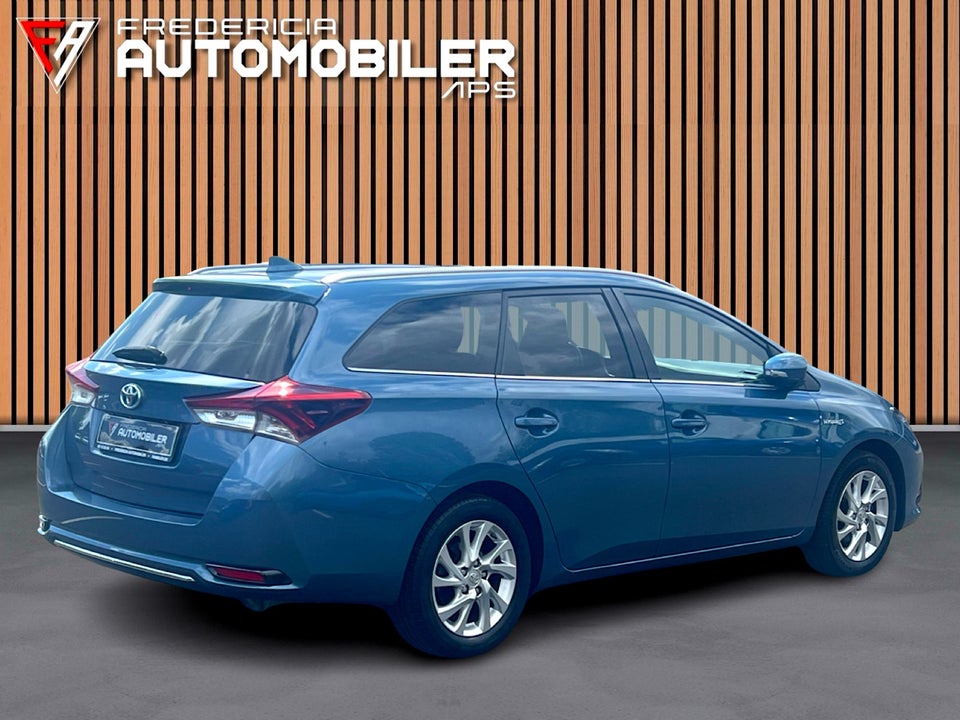 Toyota Auris 1,8 Hybrid H2 Comfort CVT 5d