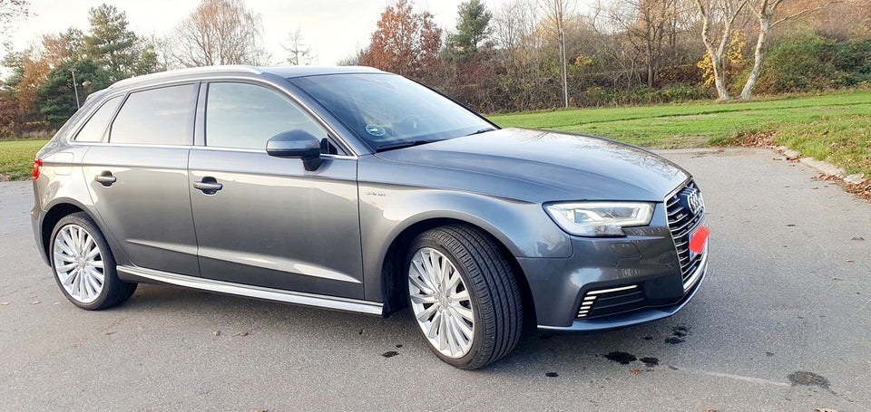 Audi A3 1,4 e-tron S-line Sportback S-tr. 5d