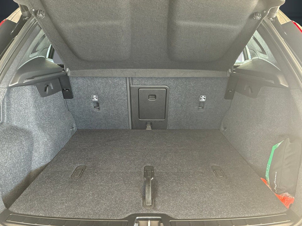 Volvo XC40 ReCharge Extended Range Plus 5d