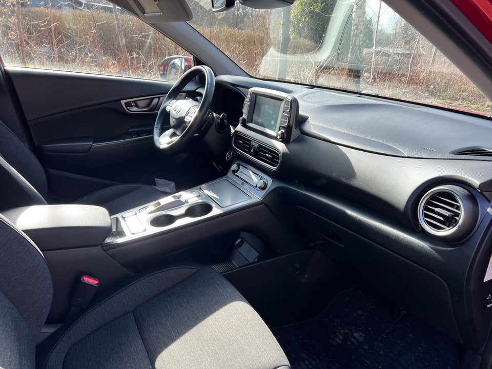 Hyundai Kona 64 EV Essential 5d