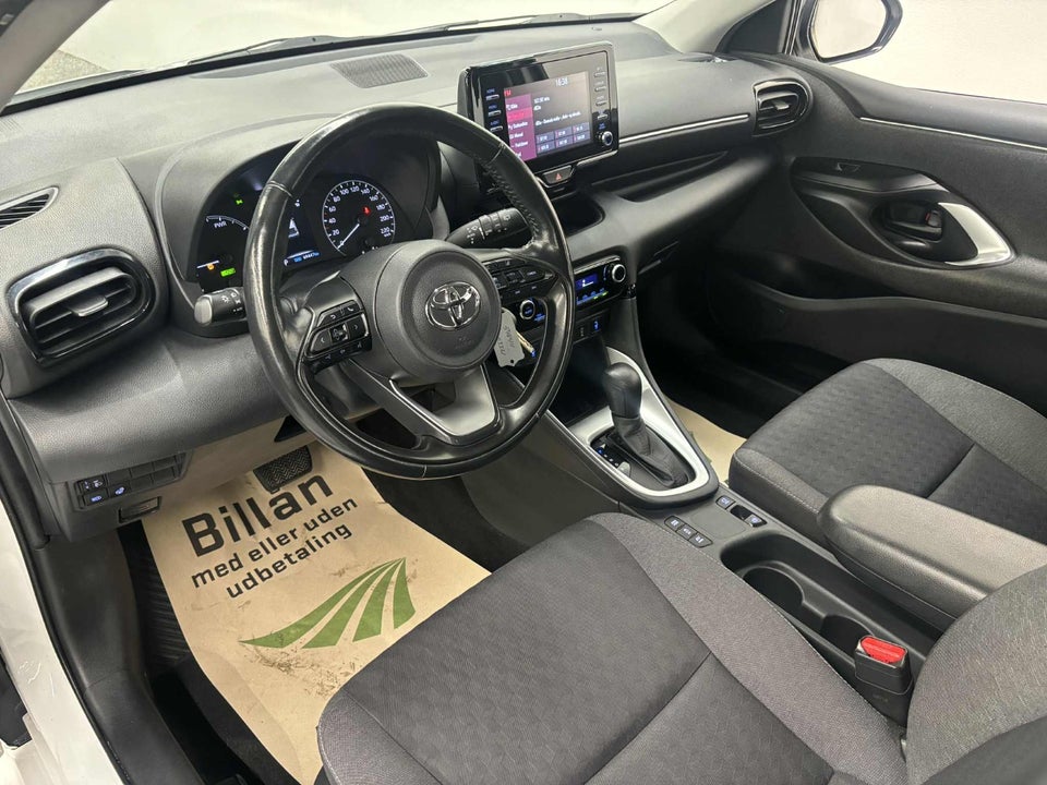 Toyota Yaris 1,5 Hybrid Essential e-CVT 5d