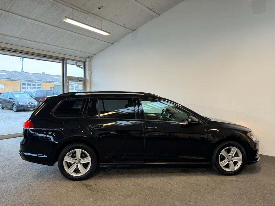 VW Golf VII 2,0 TDi 150 R-line Variant DSG BMT 5d