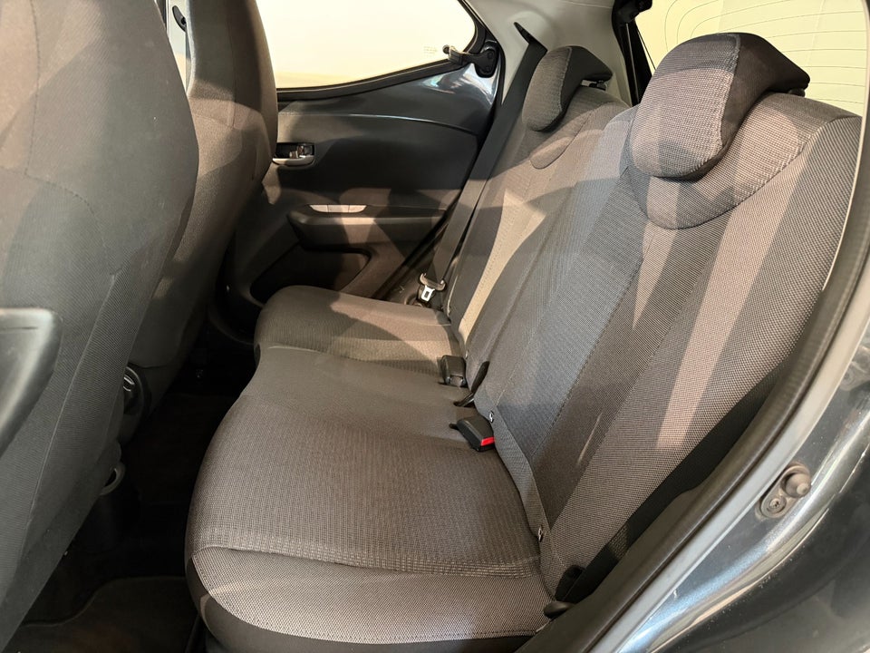 Toyota Aygo 1,0 VVT-i x-press 5d