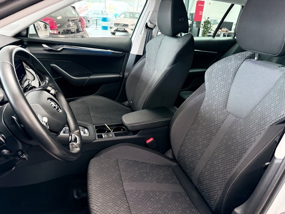 Skoda Octavia 1,4 TSi iV Plus Combi DSG 5d