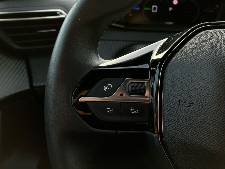 Peugeot e-2008 50 Allure 5d