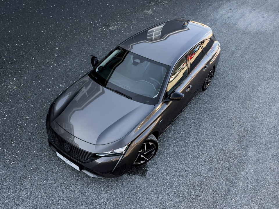 Peugeot 308 1,6 Hybrid First Selection+ EAT8 5d