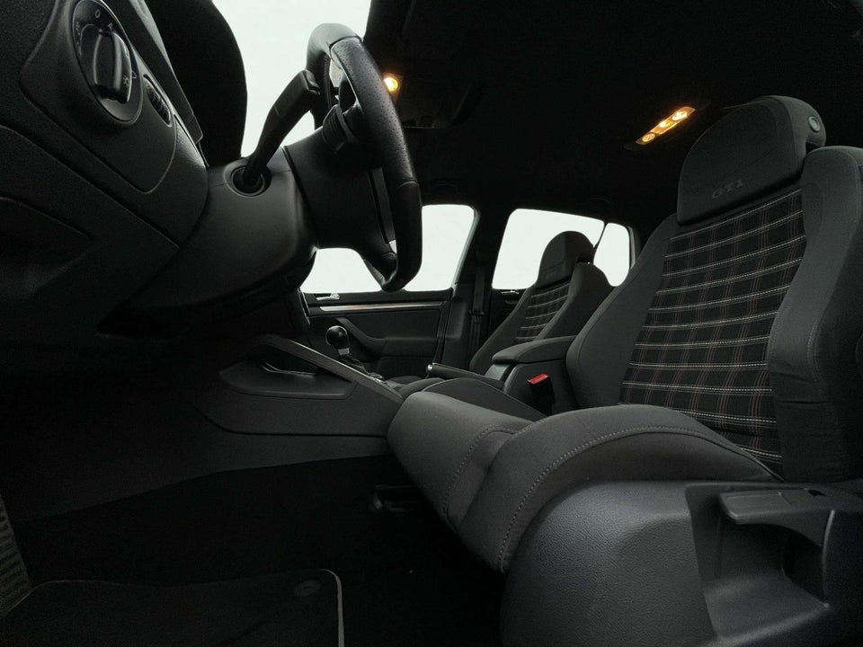 VW Golf V 2,0 GTi DSG 5d