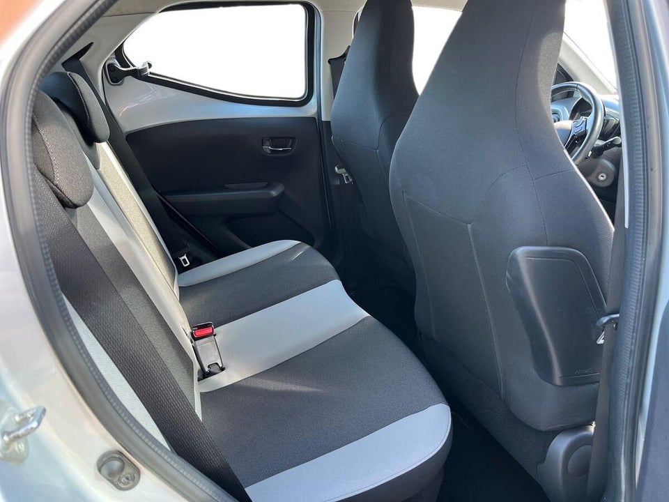 Toyota Aygo 1,0 VVT-i x-play 5d