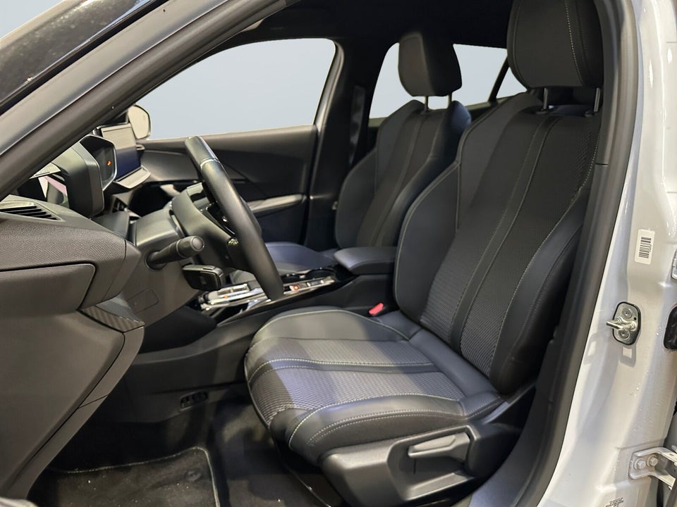 Peugeot e-2008 54 GT 5d