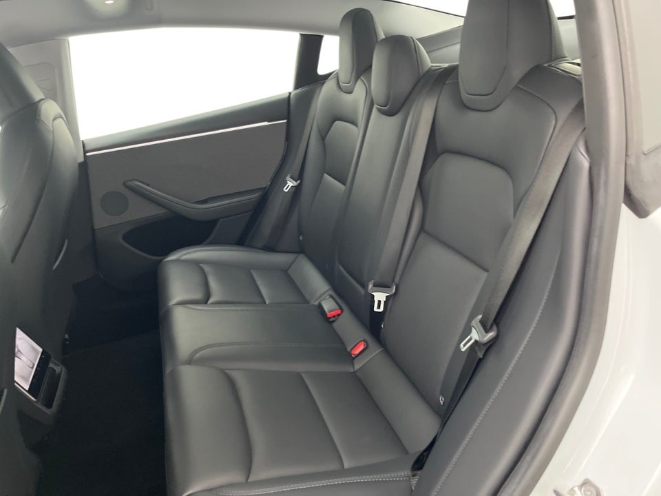 Tesla Model 3 RWD 4d