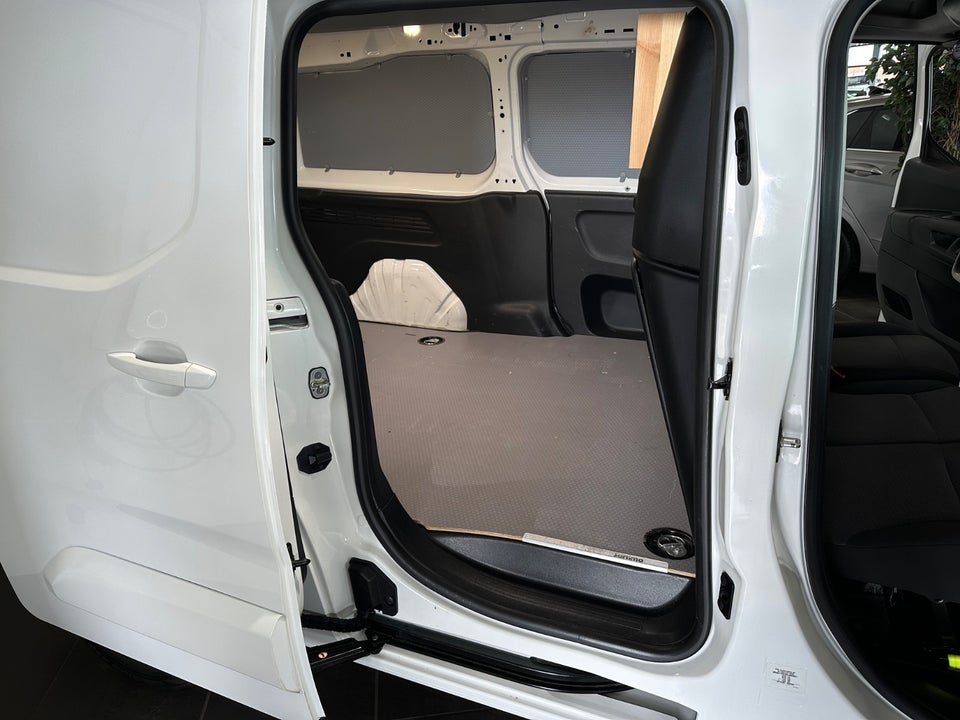 Peugeot Partner 1,5 BlueHDi 130 L2V2 Ultimate EAT8 Van