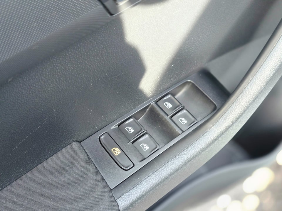 Skoda Fabia 1,0 MPi 75 Ambition Combi 5d