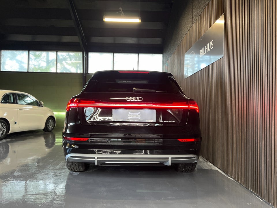 Audi e-tron 55 S-line quattro 5d