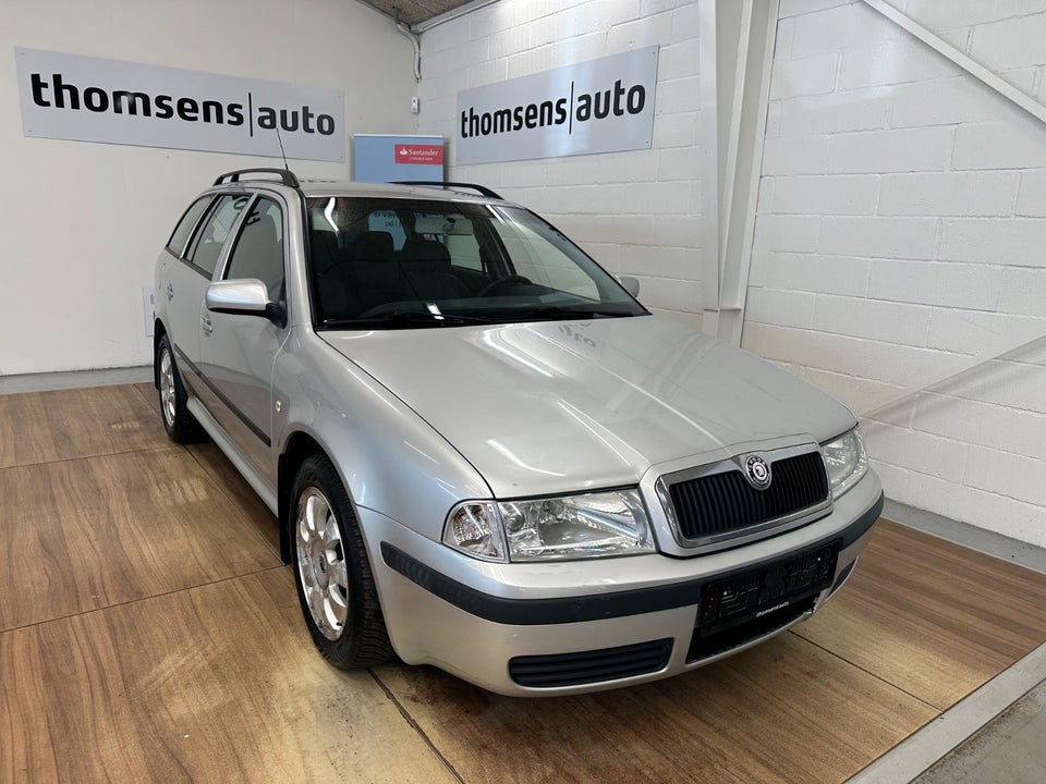 Skoda Octavia 1,6 Ambiente Combi 5d