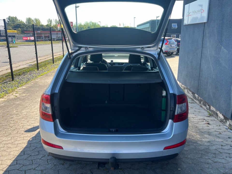 Skoda Octavia 1,6 TDi 105 Ambition Combi 5d