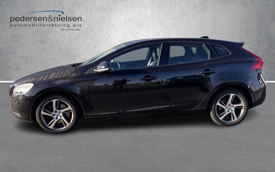 Volvo V40 1,5 T3 152 Momentum aut. 5d