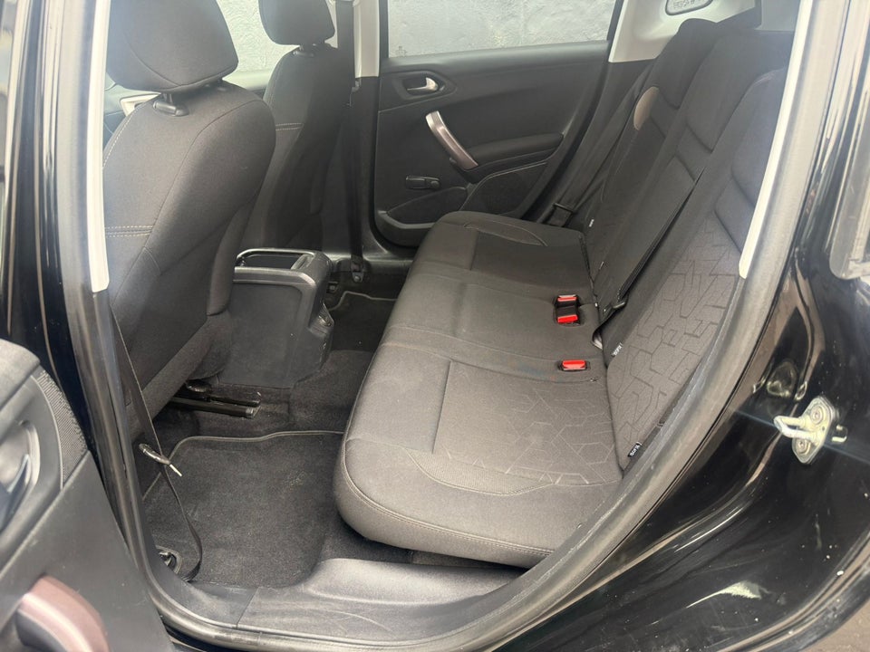 Peugeot 2008 1,2 VTi 82 Active 5d