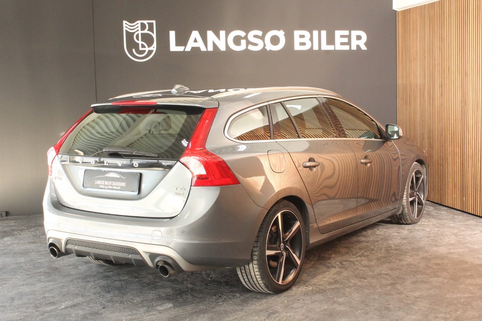 Volvo V60 2,0 T6 306 R-Design aut. AWD 5d