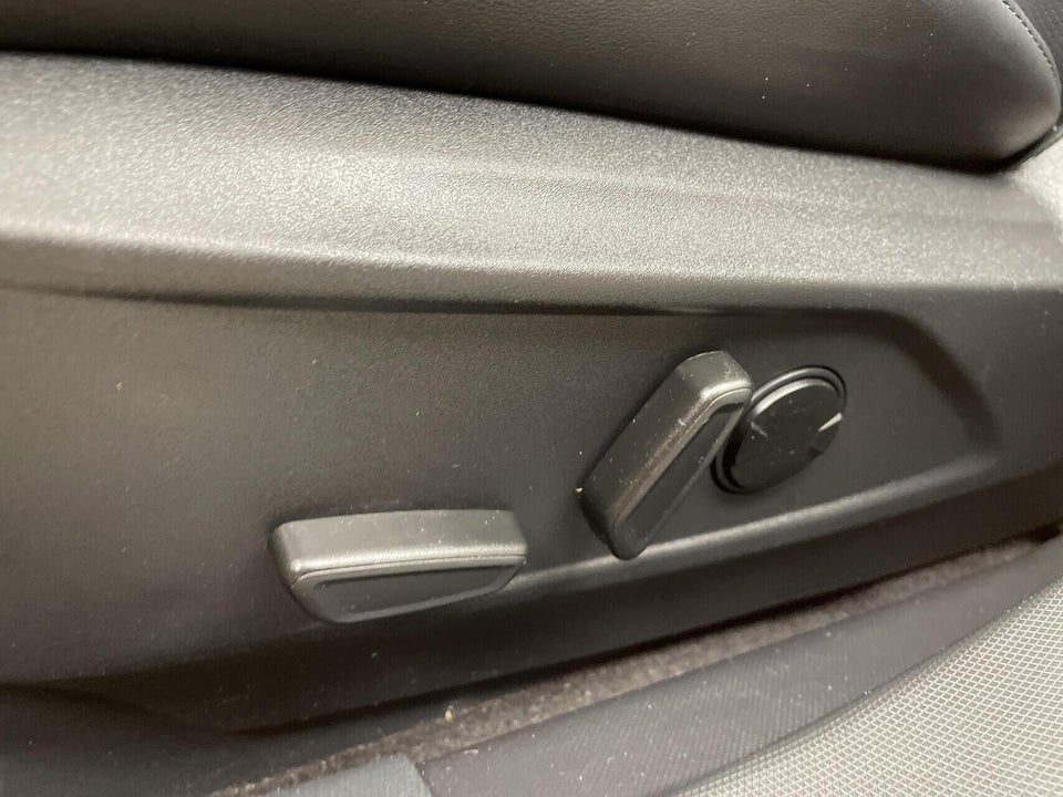 Ford Mustang Mach-E 70 Standard Range 5d