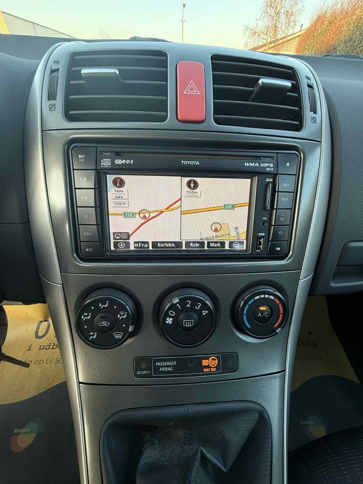 Toyota Auris 1,4 D-4D TX 5d