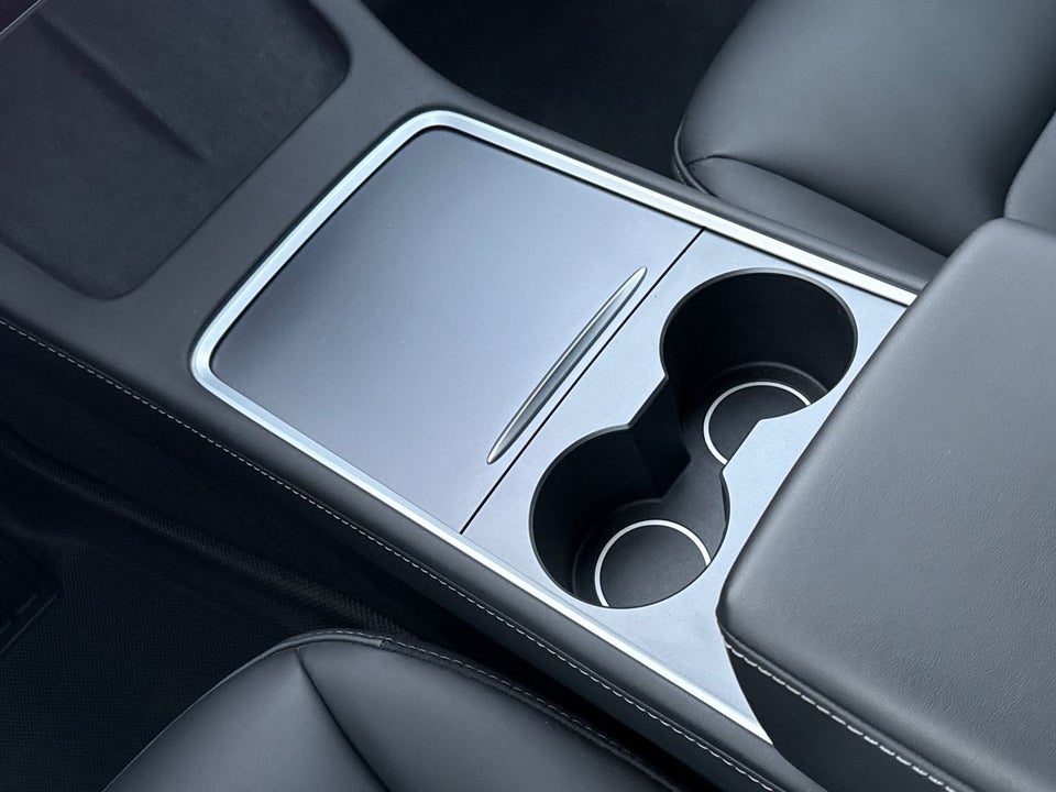 Tesla Model 3 Standard Range+ RWD 4d