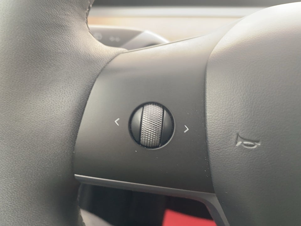 Tesla Model Y RWD 5d