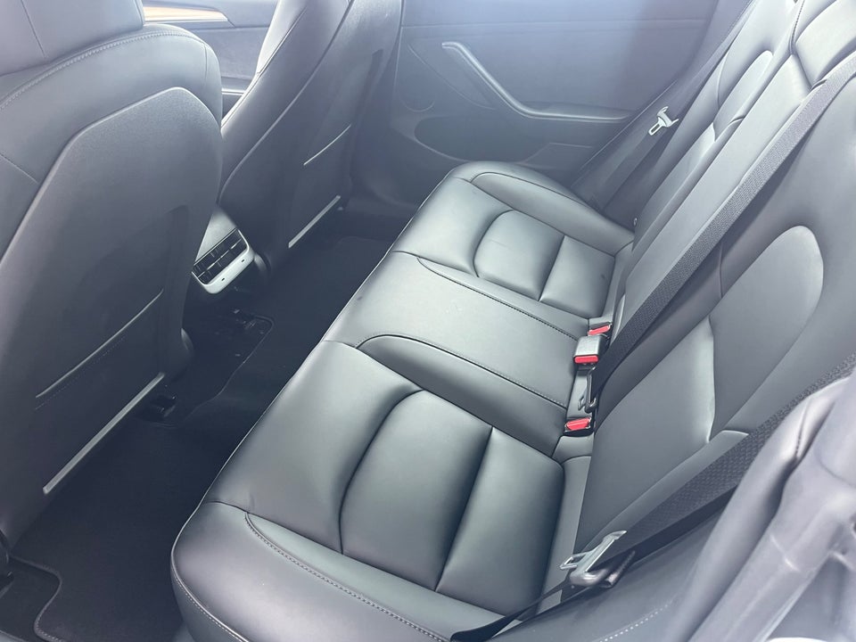 Tesla Model 3 Long Range AWD 4d