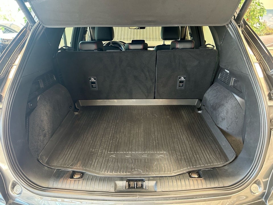 Ford Kuga 2,5 PHEV ST-Line X CVT 5d