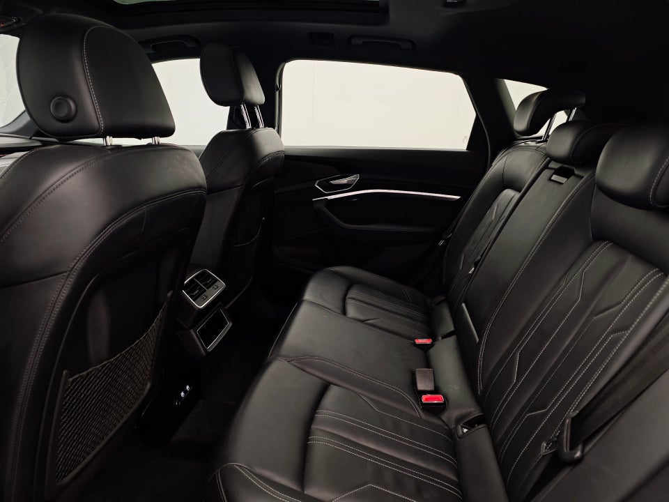 Audi e-tron 55 quattro 5d