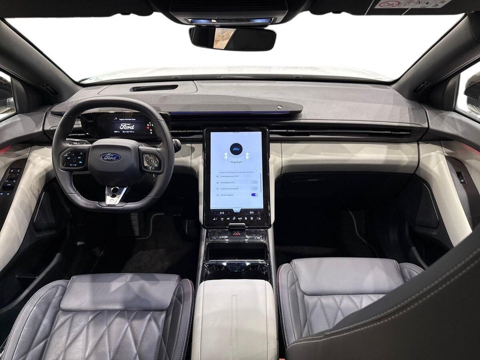 Ford Capri 82 Premium Extended Range 5d