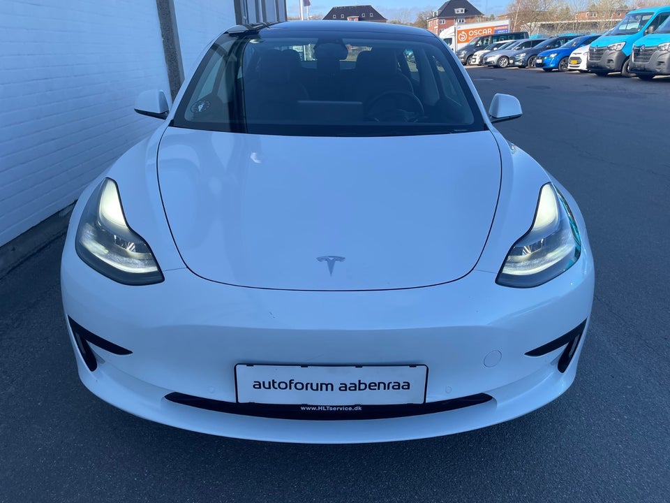 Tesla Model 3 Standard Range+ RWD 4d