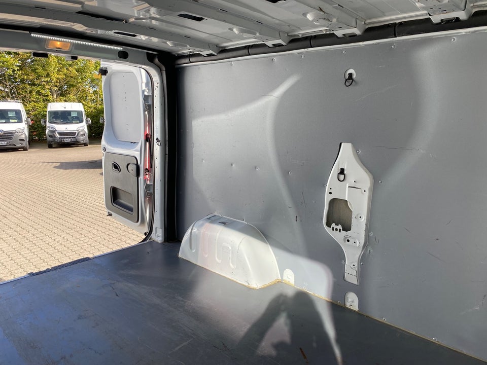 Renault Trafic T29 2,0 dCi 120 L2H1