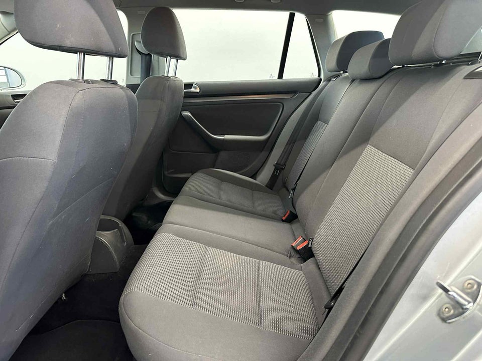 VW Golf V 1,6 Trendline Variant 5d