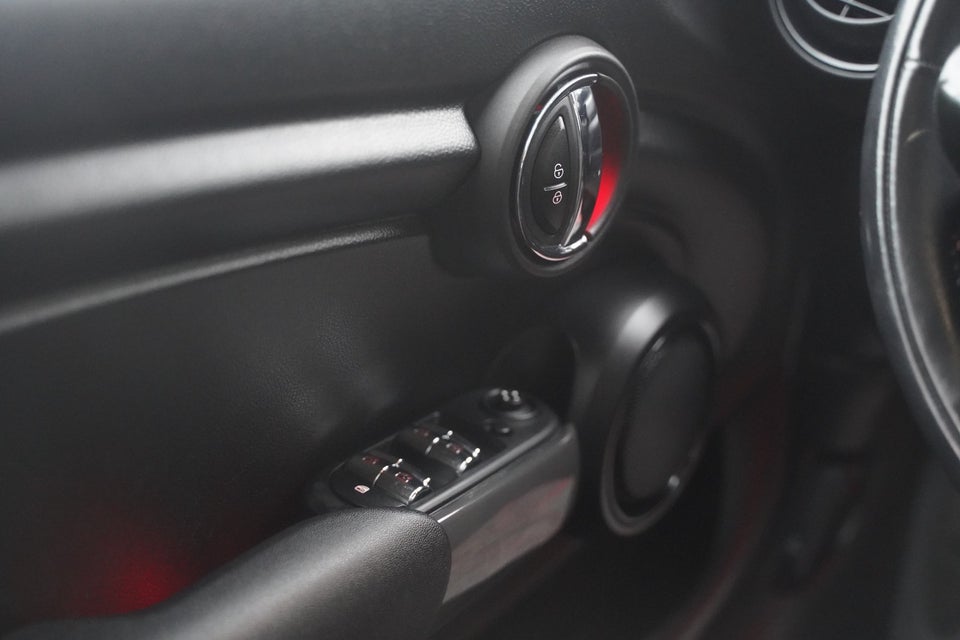 MINI Cooper 1,5 Essential aut. 5d