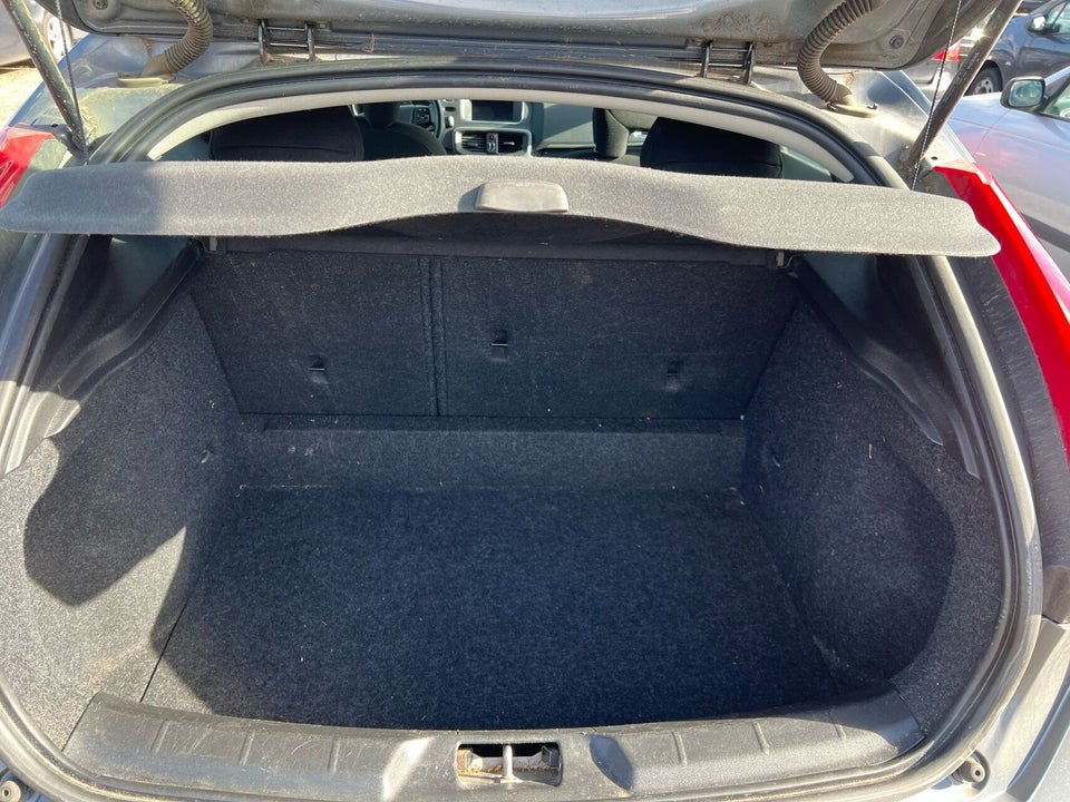 Volvo V40 2,0 D2 120 Kinetic aut. 5d