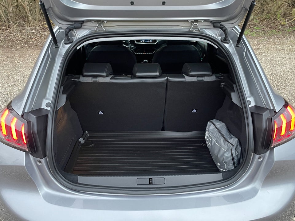 Peugeot 208 1,2 PureTech 100 Allure 5d