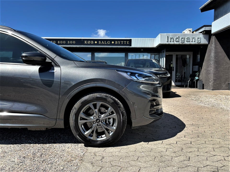Ford Kuga 2,5 PHEV ST-Line X CVT 5d