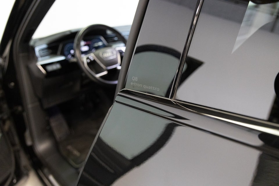 Audi Q8 e-tron 50 Advanced quattro 5d