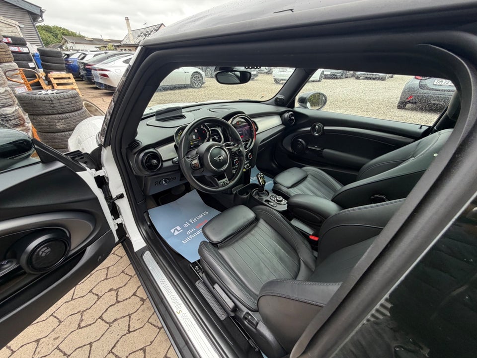 MINI Cooper SE Maximise 3d