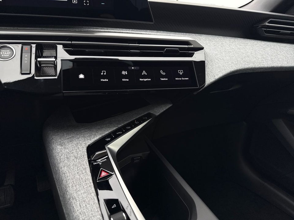 Peugeot e-5008 77 Allure 7prs 5d