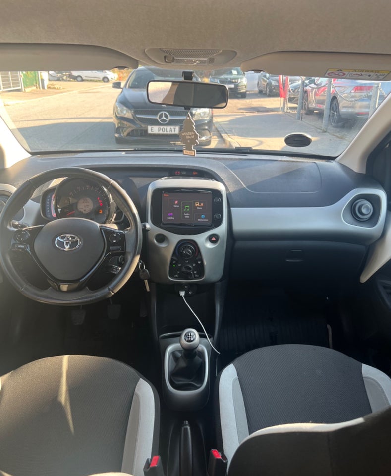 Toyota Aygo 1,0 VVT-i x-touch 5d