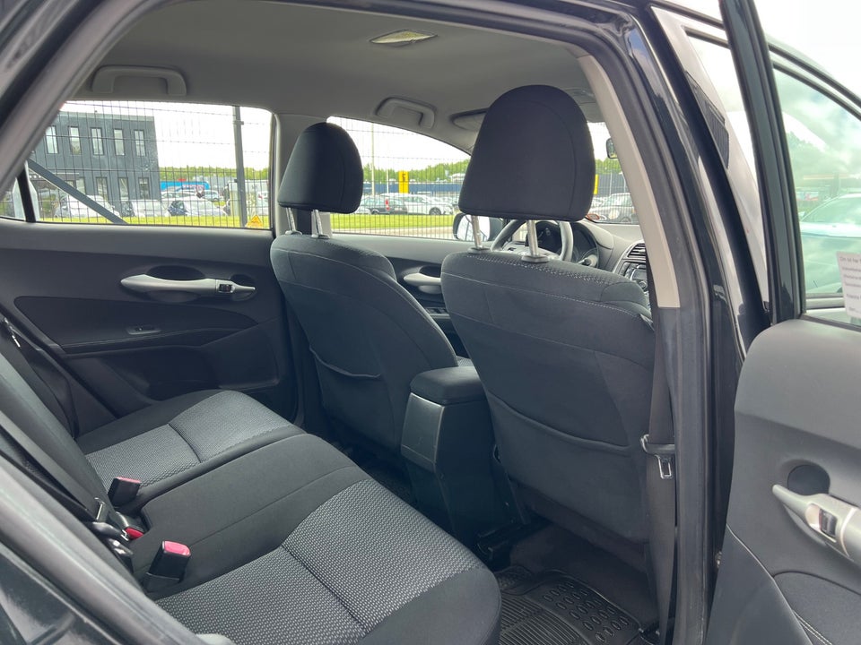 Toyota Auris 1,6 T2 5d