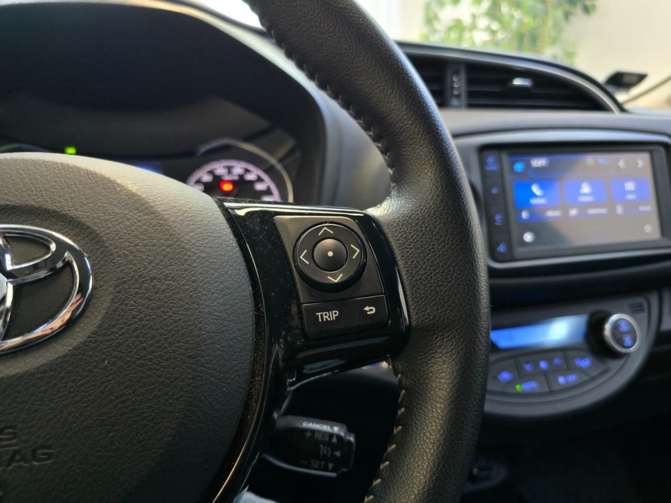 Toyota Yaris 1,5 Hybrid H3 Limited e-CVT 5d