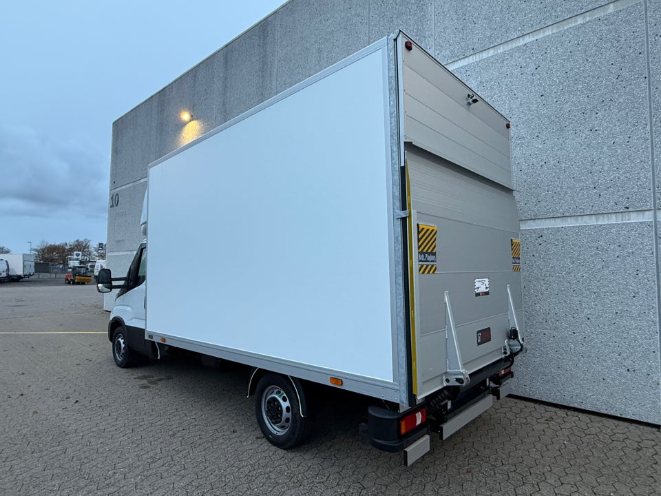 Iveco Daily 3,0 35S18 4100mm Box m/lift AG8