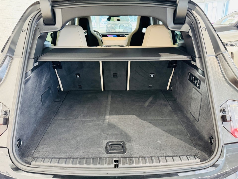 BMW iX xDrive40 Supercharged 5d